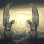 Angels bowing
